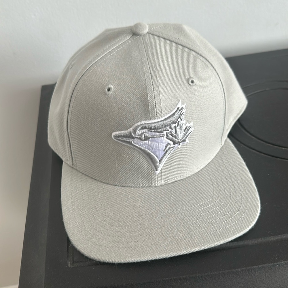 Toronto blue jays grey cap